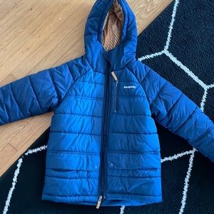 Patagonia hooded puffer jacket for boys. Size large. Navy blue.